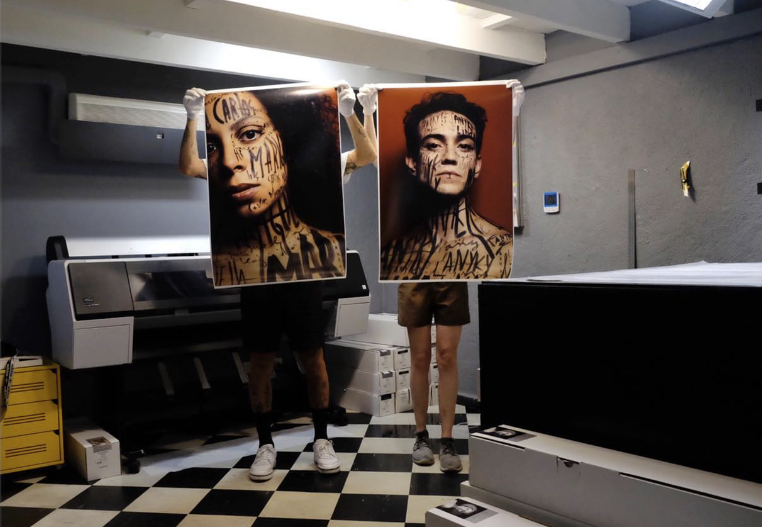 Prints para o projeto Feito tatuagem, de @louisehelene_ e @s_santoian para o espetáculo Tatuagem, musical inspirado no filme homônimo de Hilton Lacerda, com direção de @kleber_montanheiro e realização da @ciadarevista..png